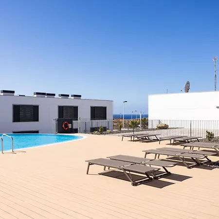 Home2book Stylish Pool & Terrace شقة