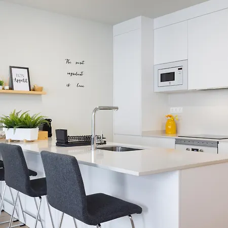 Home2book Stylish Pool & Terrace 아파트 *